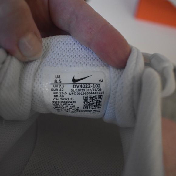 NIB NIKE Winflo 10 Low White Wolf Grey DV4022-101 W10 M8.5 - Picture 5 of 7